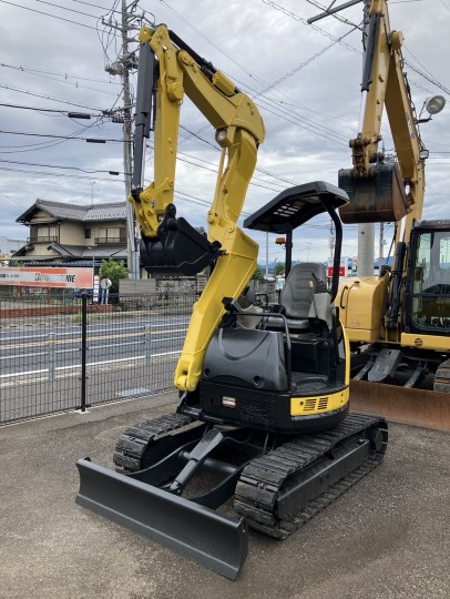 ヤンマー B3-6A ミニ油圧ショベル 3tクラス ユンボ 小旋回
